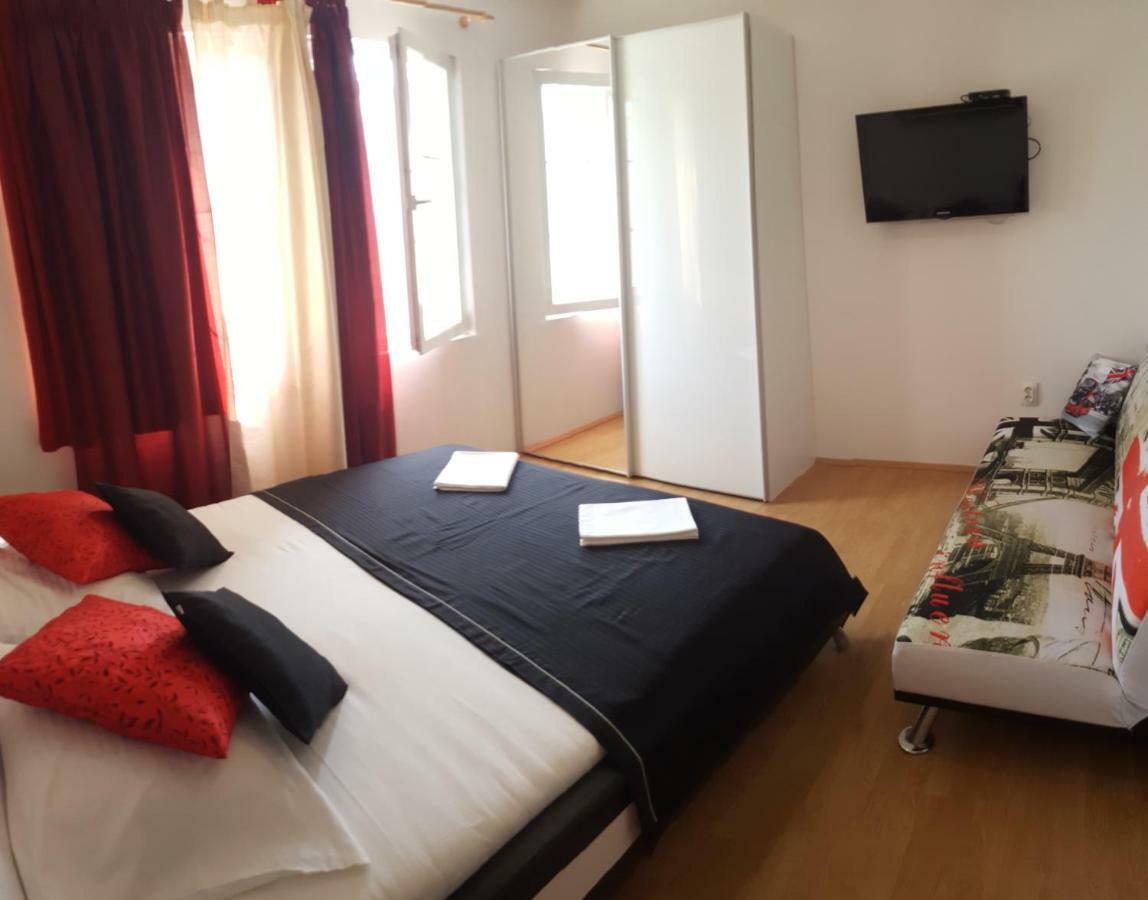 Apartments Mira Biograd Na Moru Eksteriør billede