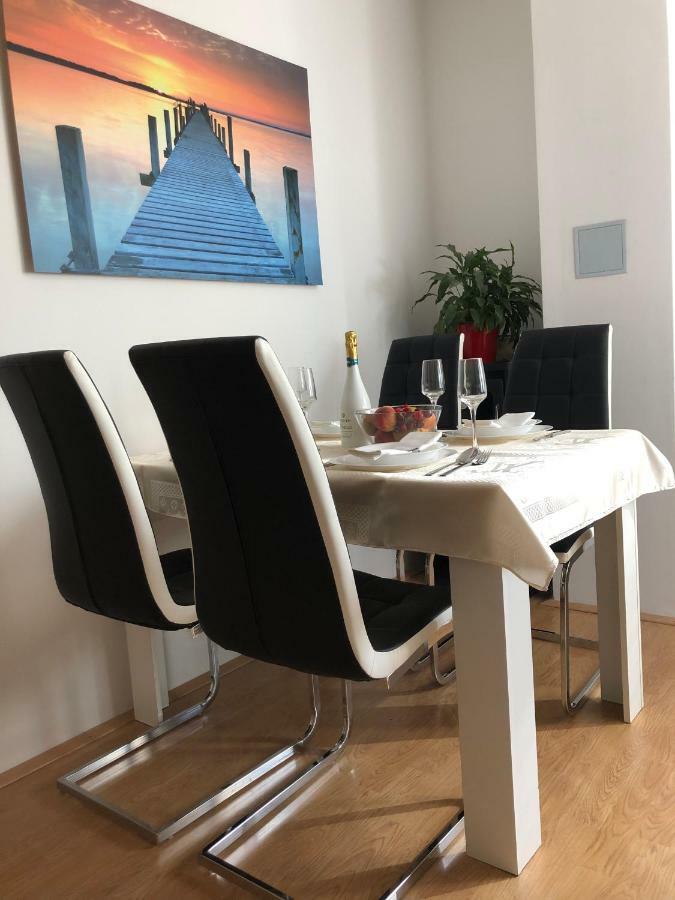 Apartments Mira Biograd Na Moru Eksteriør billede